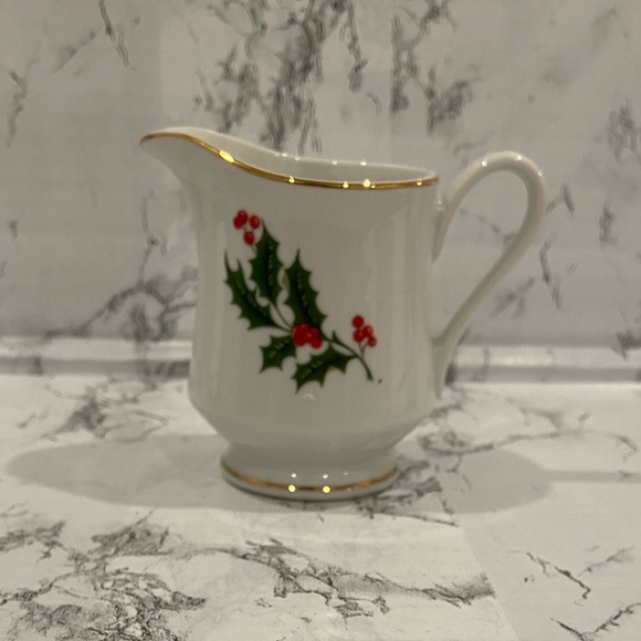 Sugar & Creamer Fine China - Made in Japan, Christmas, Porcelain - Picture 3 of 16